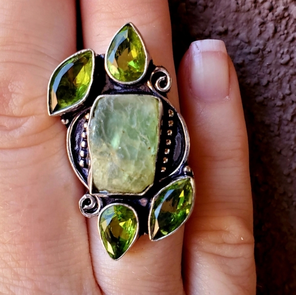 New Rough Green Kyanite & Peridot 925 Silver Ring. - Picture 5 of 14